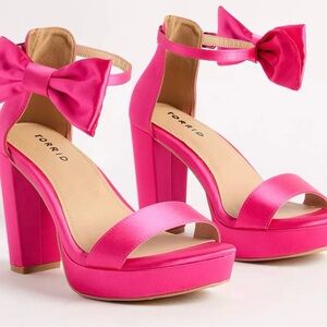 Torrid Fuchsia Bow Accent Heels